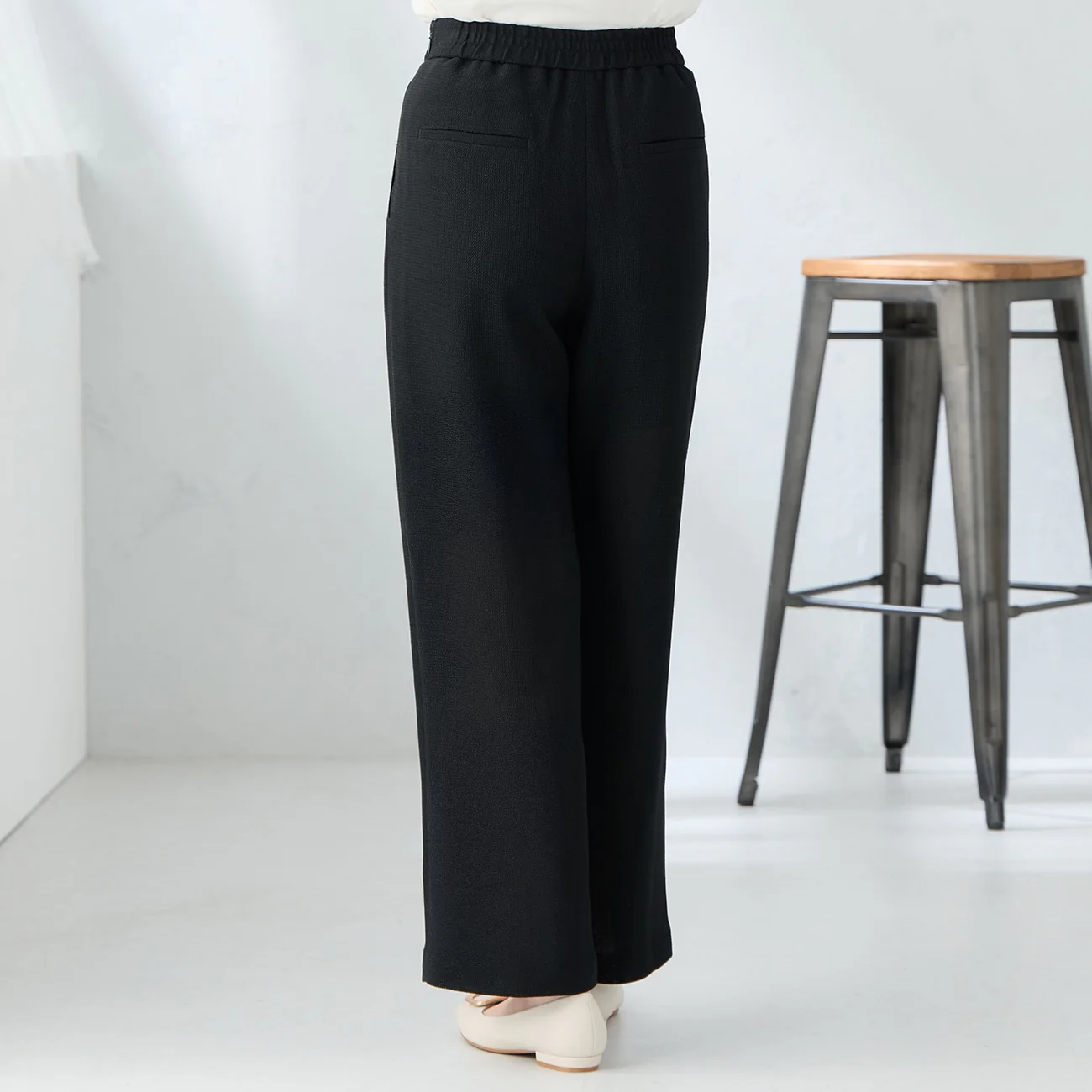 TRICKER Leno Weave Single-Pleated Wide Pants - Black - Image 5
