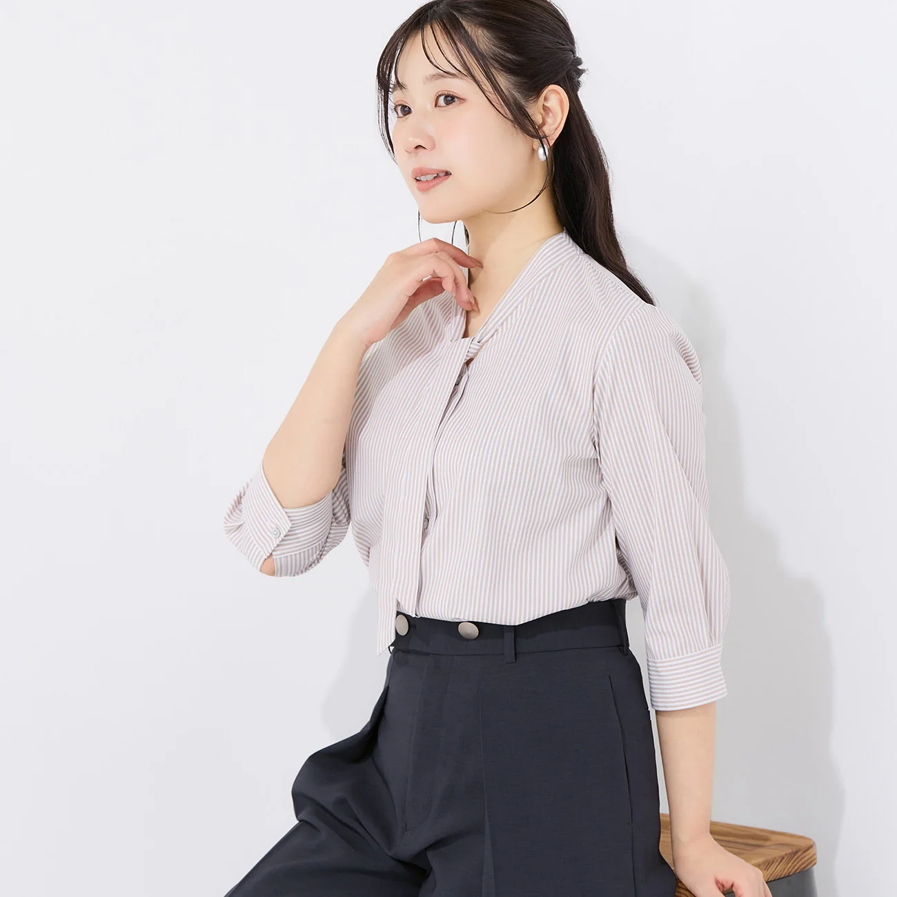 Women's Stripe Narrow Bow Tie Three-Quarter Sleeve Shirt - Beige - Image 2