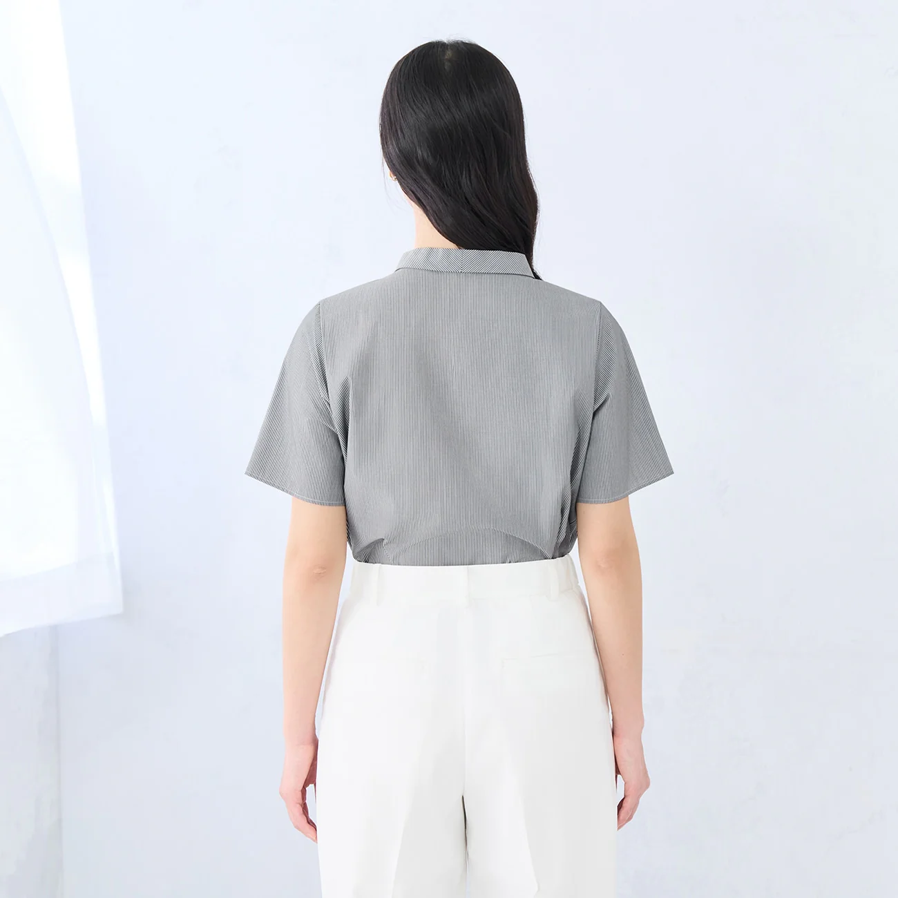 Women's Bamboo Rayon Striped Short Sleeve Bow Tie Shirt - Gray - Image 4