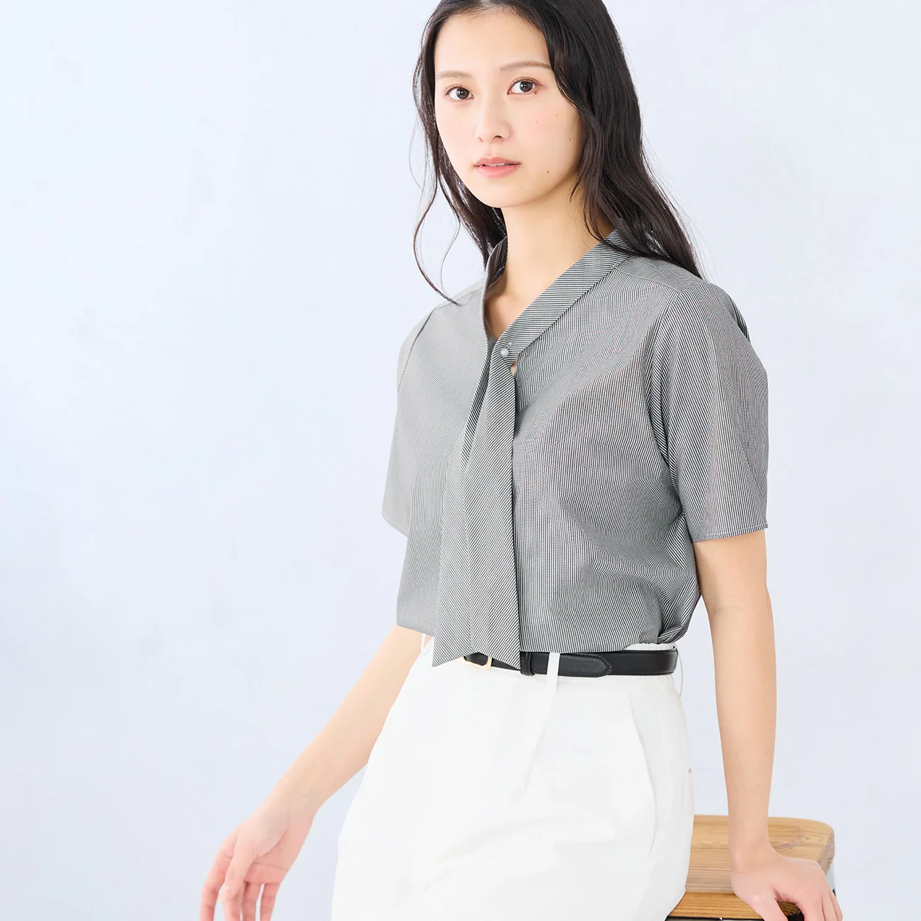 Women's Bamboo Rayon Striped Short Sleeve Bow Tie Shirt - Gray - Image 5