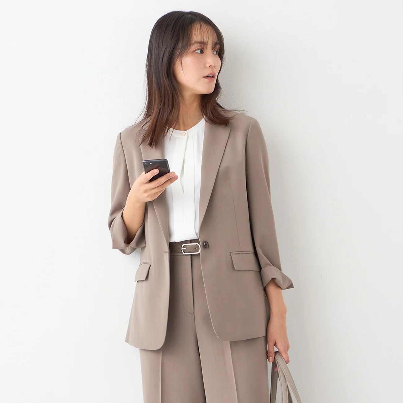 THE THIRD SUITS Washable Cool Touch Cropped Sleeve Long Jacket - Beige - Image 3