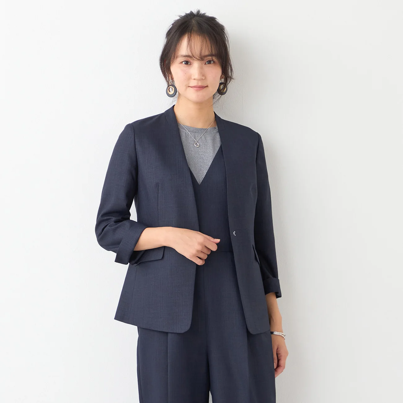 THE THIRD SUITS Linen-Like Cropped Sleeve Collarless Jacket - Navy - Image 13