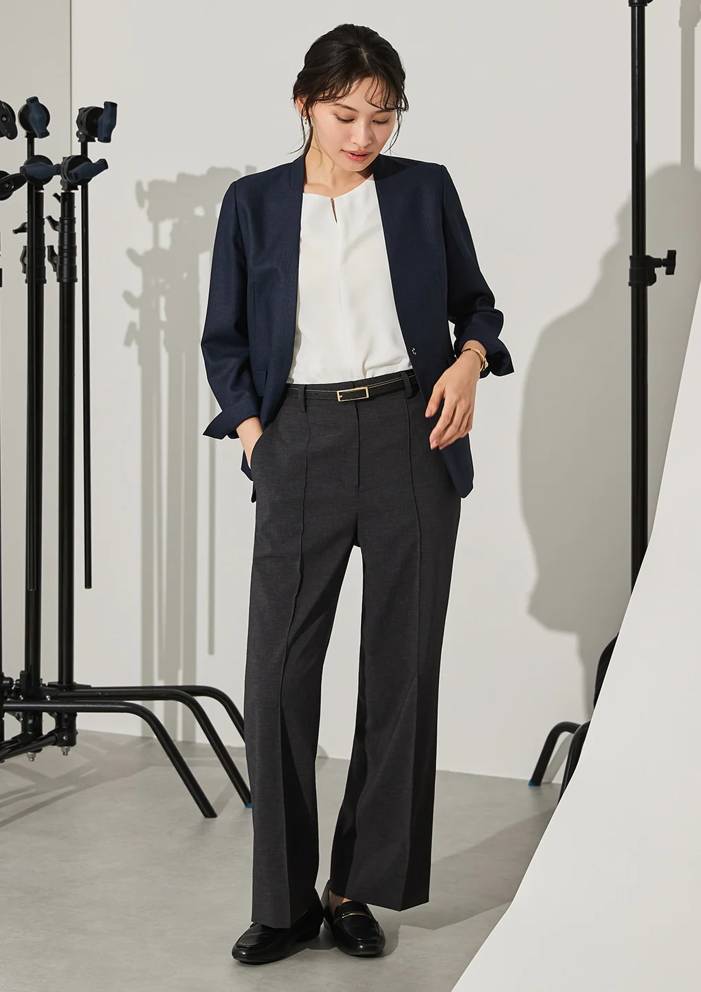 THE THIRD SUITS Linen-Like Cropped Sleeve Collarless Jacket - Navy - Image 29