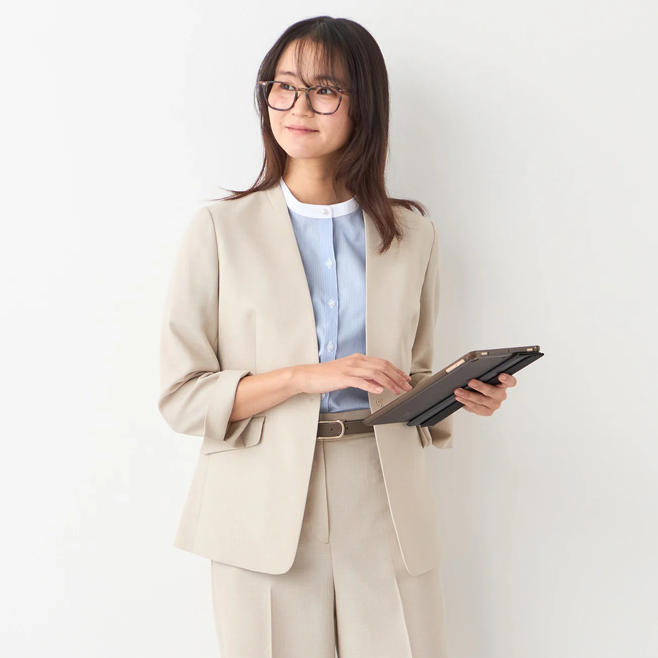 THE THIRD SUITS Linen-Like Cropped Sleeve Collarless Jacket - Beige - Image 16