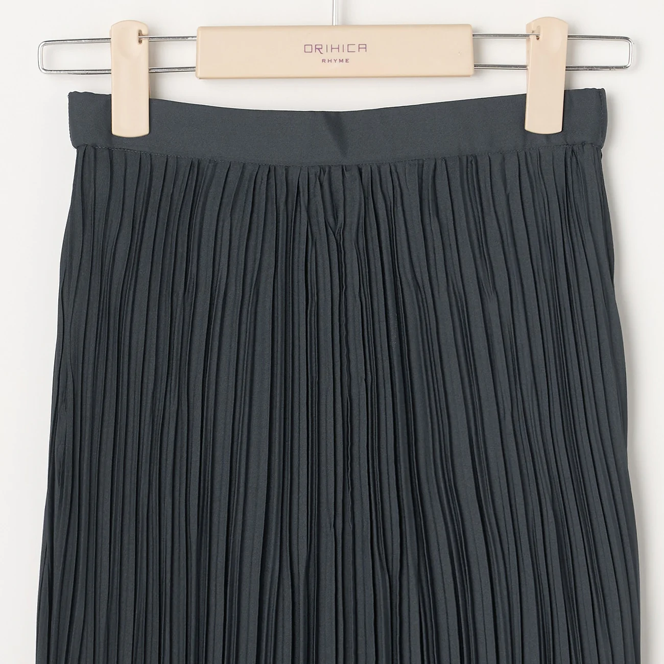 CITY TAILORED Long Pleated Skirt - Image 3