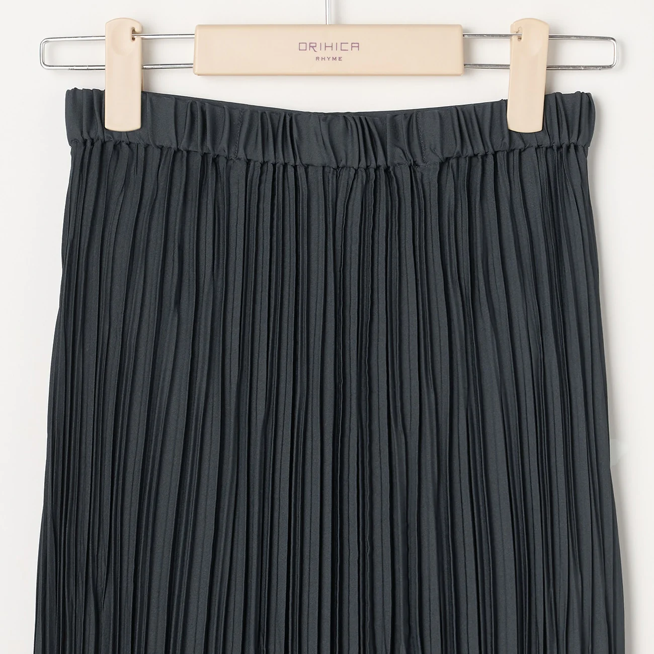 CITY TAILORED Long Pleated Skirt - Image 4