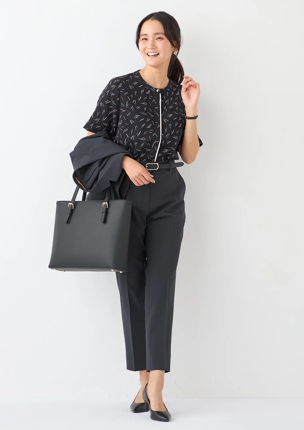 Washable Stretch Cropped Houndstooth Pants - Charcoal Gray - Image 15