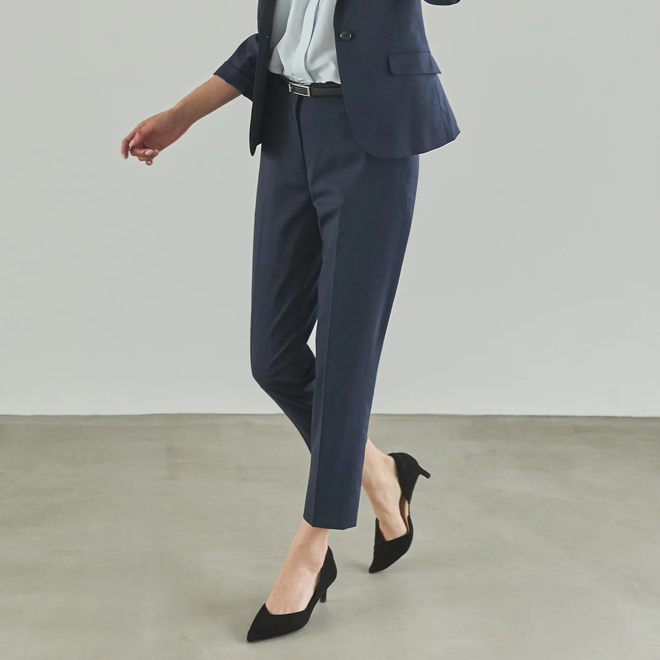 High-breathability Washable Stretch Cropped Pants - Navy - Image 2
