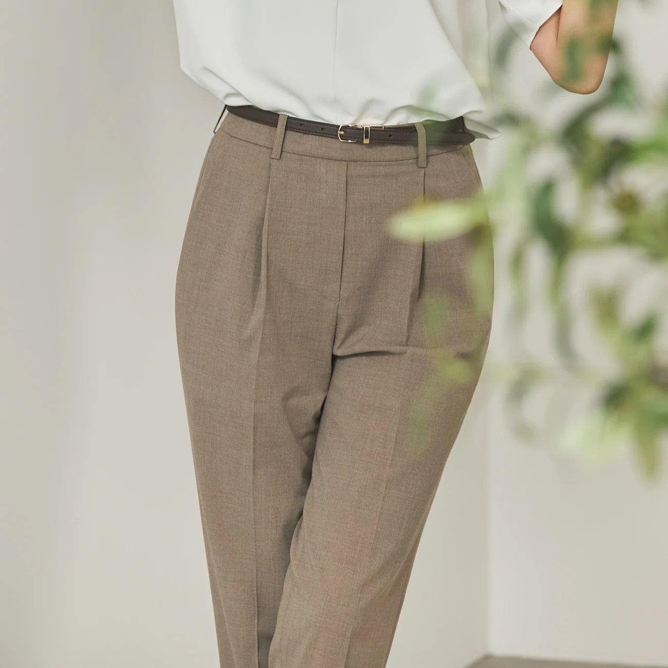 Flamingo Airy Tapered Pants - Beige - Image 4