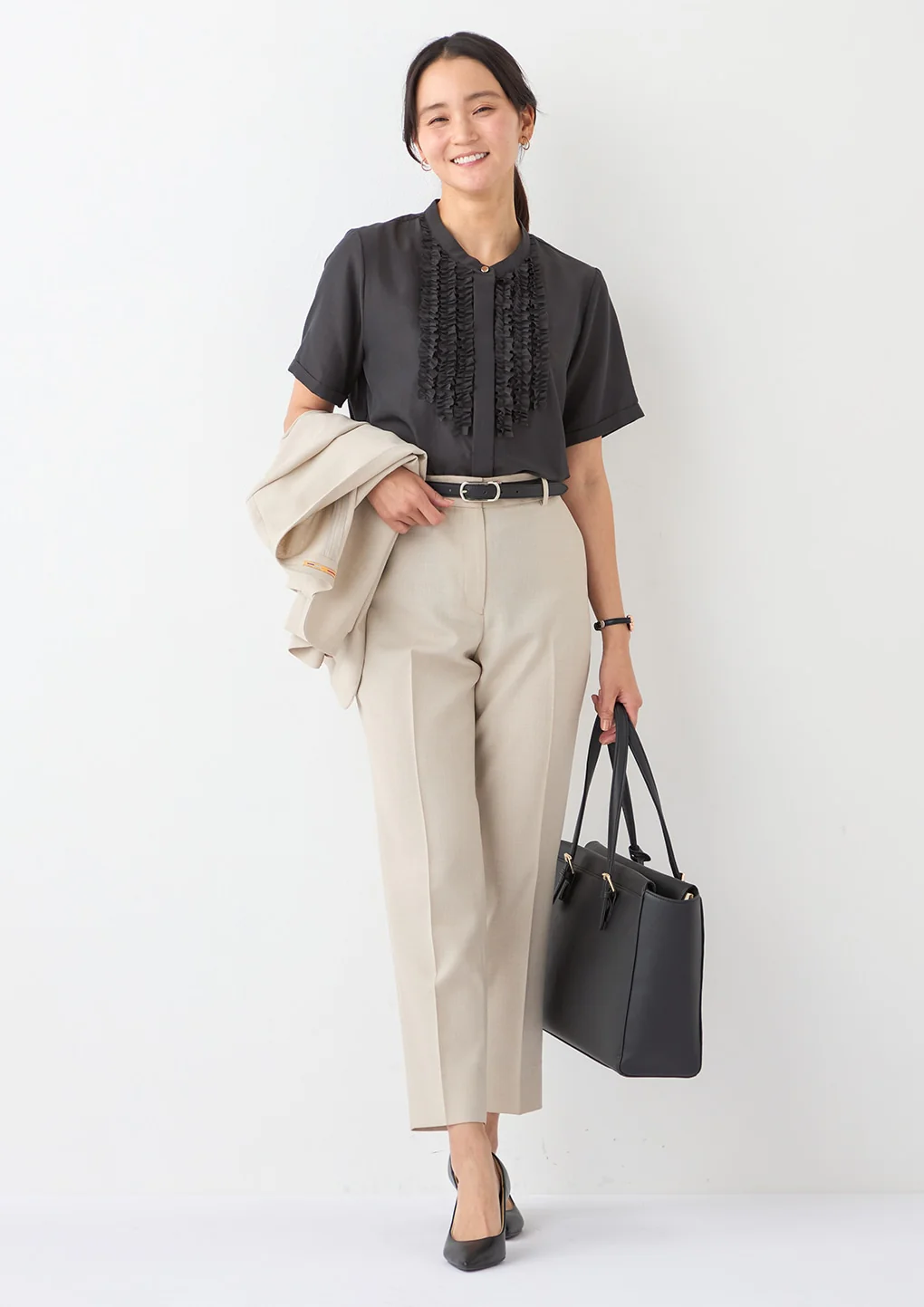 THE THIRD SUITS Linen-Like Cropped Pants - Beige - Image 13