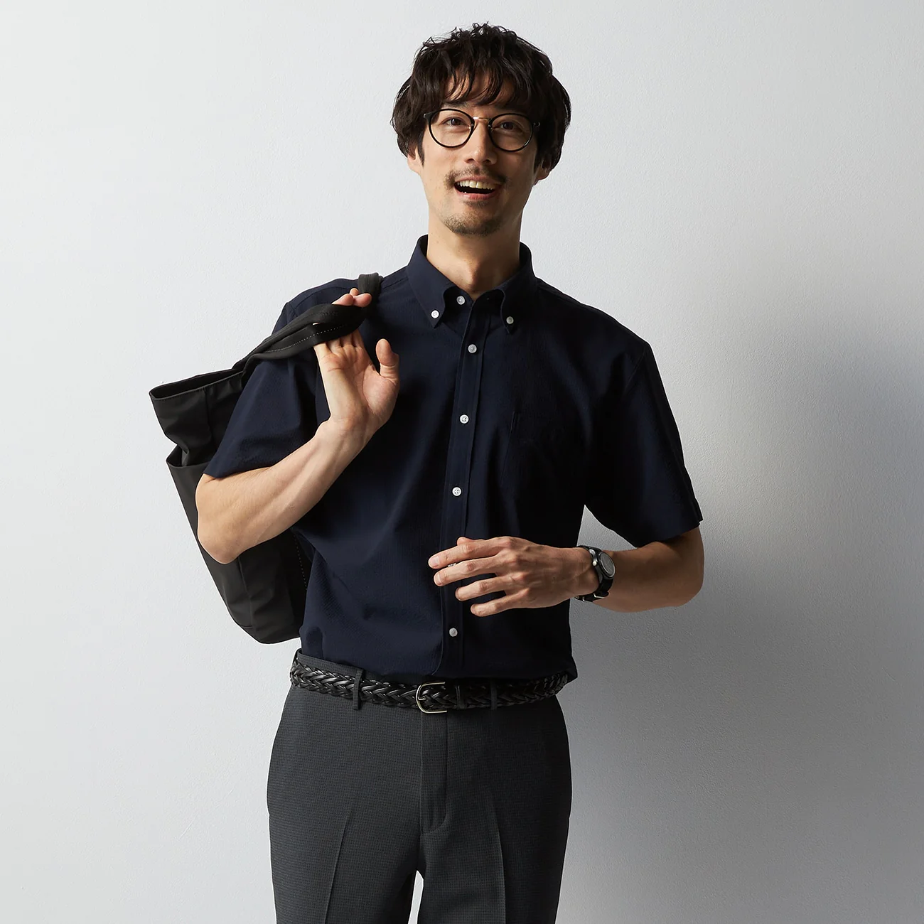 Business Casual Seersucker Short Sleeve Button-Down Shirt - Image 2