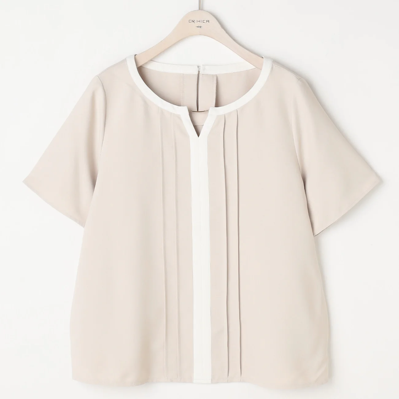 VEIL Contrast Blouse with Metal Bar - Image 6