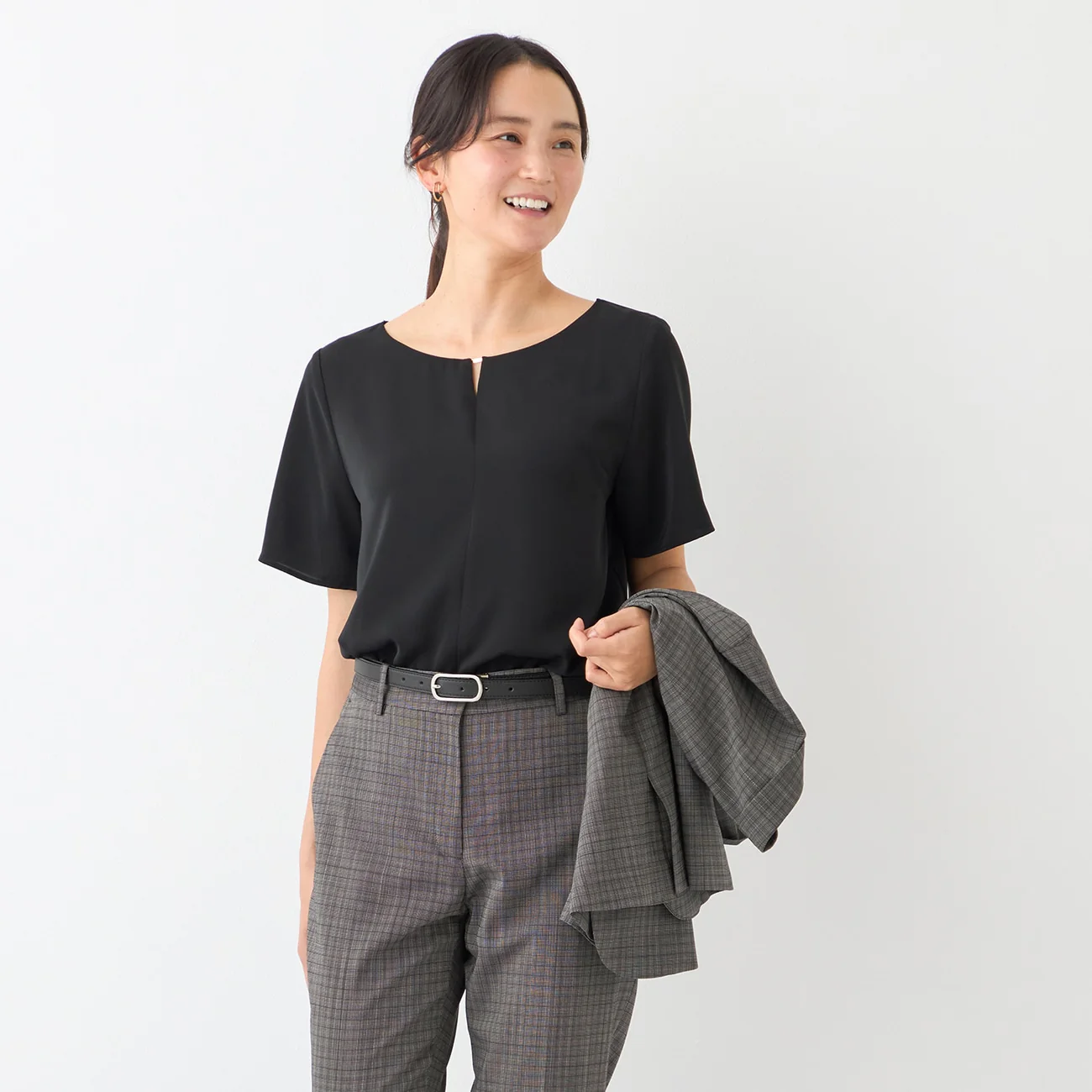Tucked Blouse with Metal Accessory - Image 14