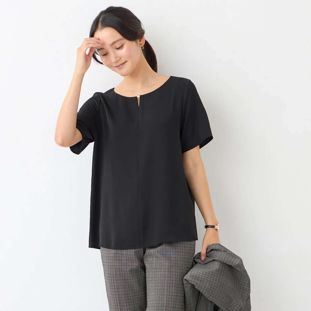 Tucked Blouse with Metal Accessory - Image 16
