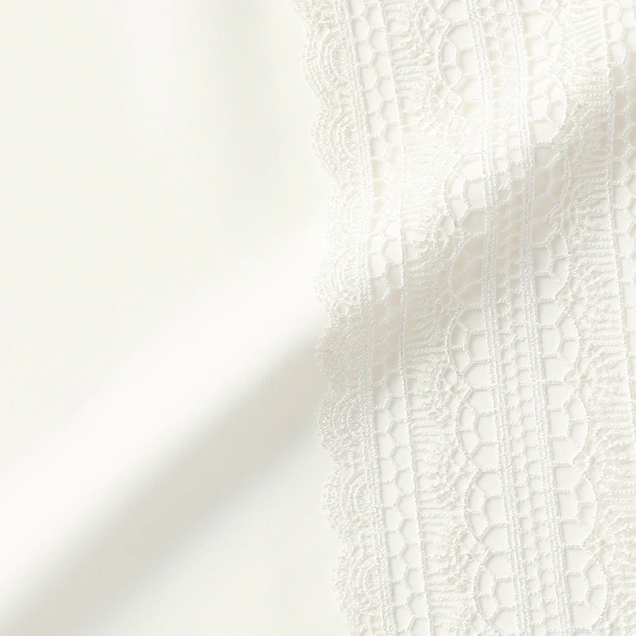 Washable Stretch Laced Blouse - Image 20